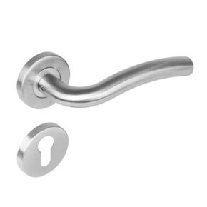 Intersteel Deurkruk Lisa op rozet met 7mm nokken met profielcilindergat staal RVS