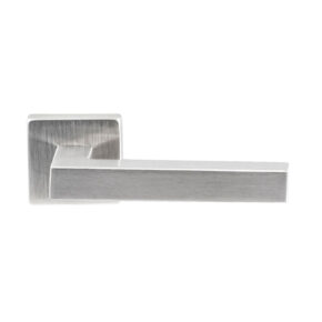 Hardbrass Deurkruk Geneve RVS op vierkant rozet