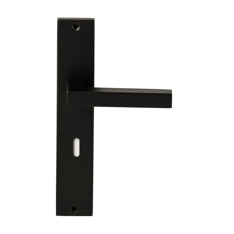 Hardbrass Deurkruk Geneve Zwart op rechthoekig langschild sleutel 72mm