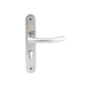 Hardbrass Deurkruk Helsinki RVS op ovaal langschild profielcilinder 72mm