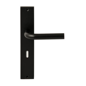Hardbrass Deurkruk Oslo Zwart op rechthoekig langschild sleutel 72mm