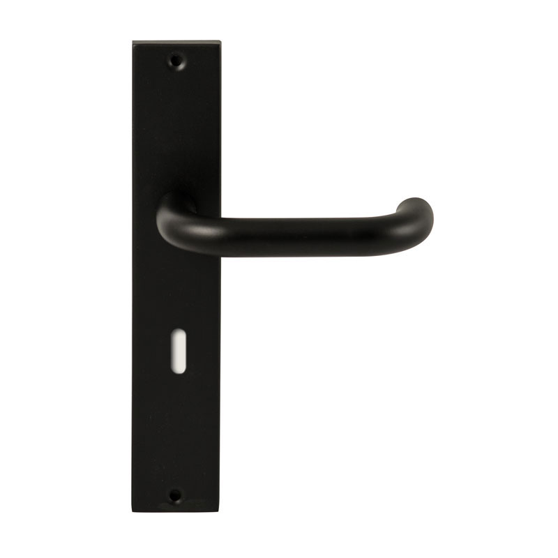 Hardbrass Deurkruk Stockholm Zwart op rechthoekig langschild sleutel 72mm