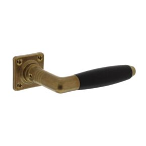 Intersteel Deurkruk Ton 400 op rozet messing getrommeld/ebbenhout